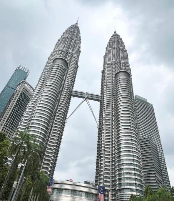 Pangsapuri 5-8mins To Aquaria Klcc/kl Convention Ctre, 2 Beds